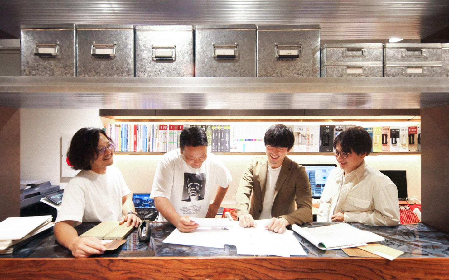 デザインは創造的に、仲間とは一つに。の画像